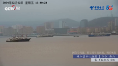 四川峨眉山远眺贡嘎雪山